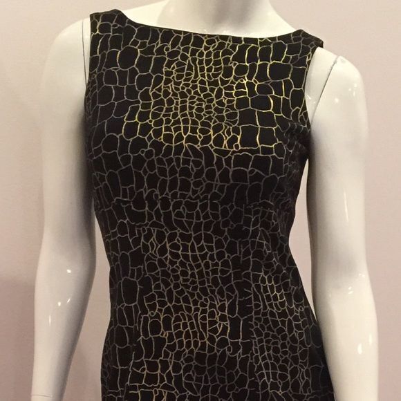Black and gold patterned dress - Picture 4 of 7
